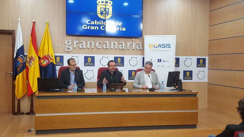 El consejero de Desarrollo Económico, Raúl García Brink, dio a conocer las subvenciones en rueda de prensa (Foto TA)